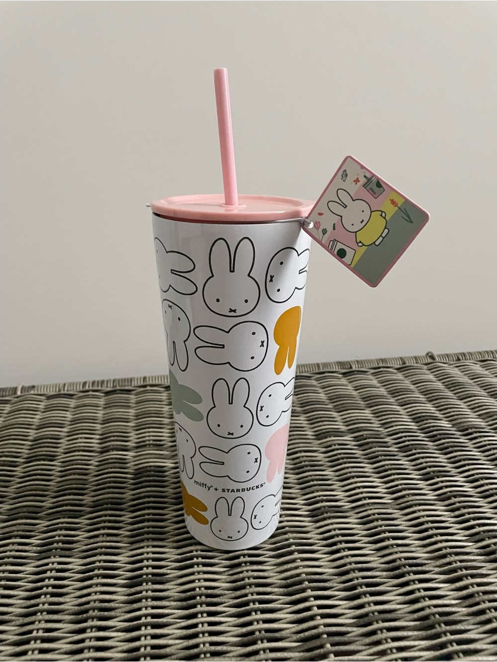 Miffy + Starbucks
Stainless steel Tumbler